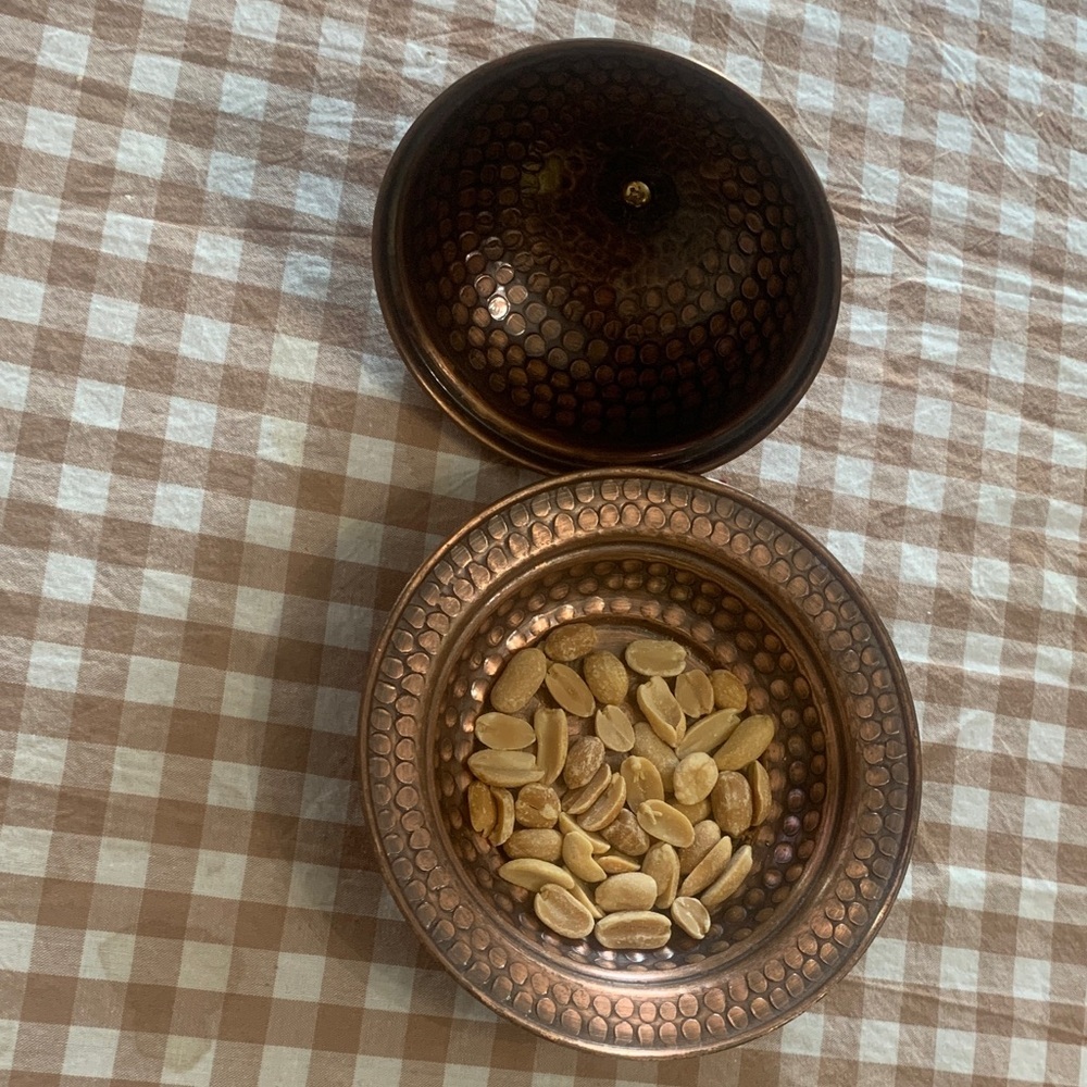 Copper and brass kitchen ensemble Deer Head Covered Dish small - Picture 2 of 2